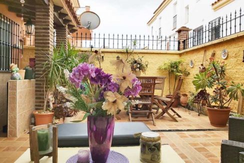 Apartamento Planta Baja con Terraza en Estepona
